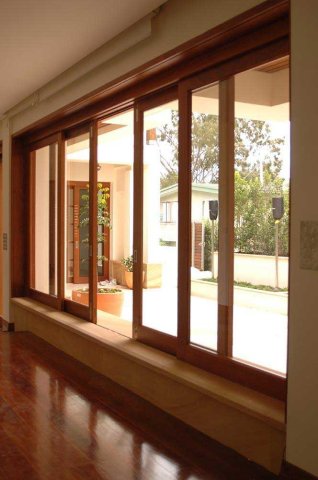 Sliding windows gallery